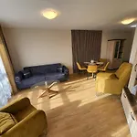 Aspen Pirin View F305 *