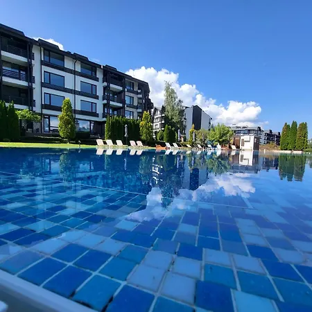 Aspen Pirin View F305 *